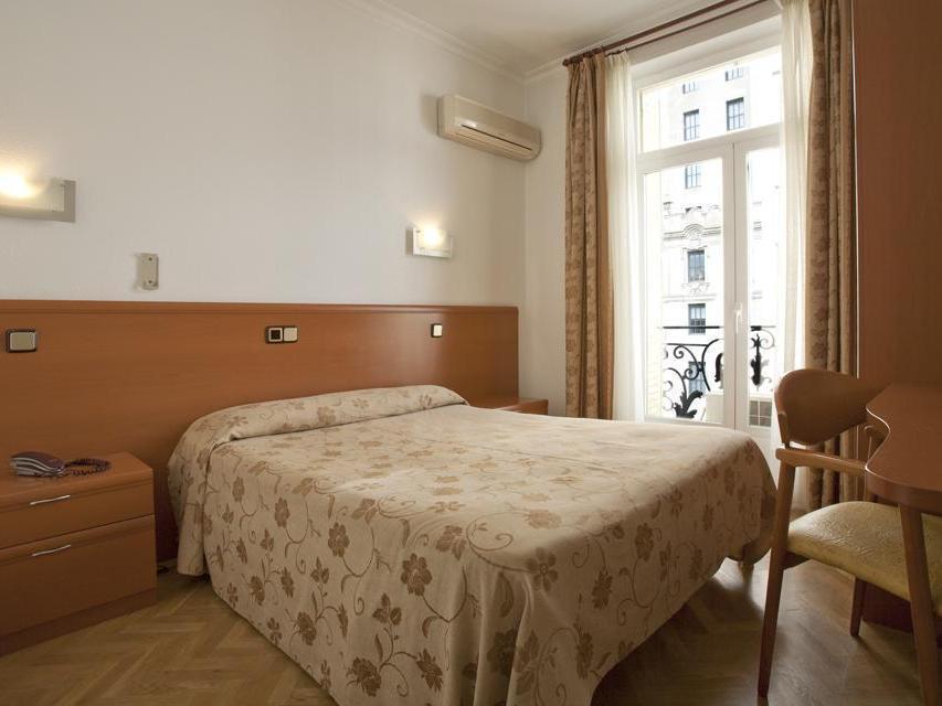 Hostal Jerez Madrid Eksteriør billede