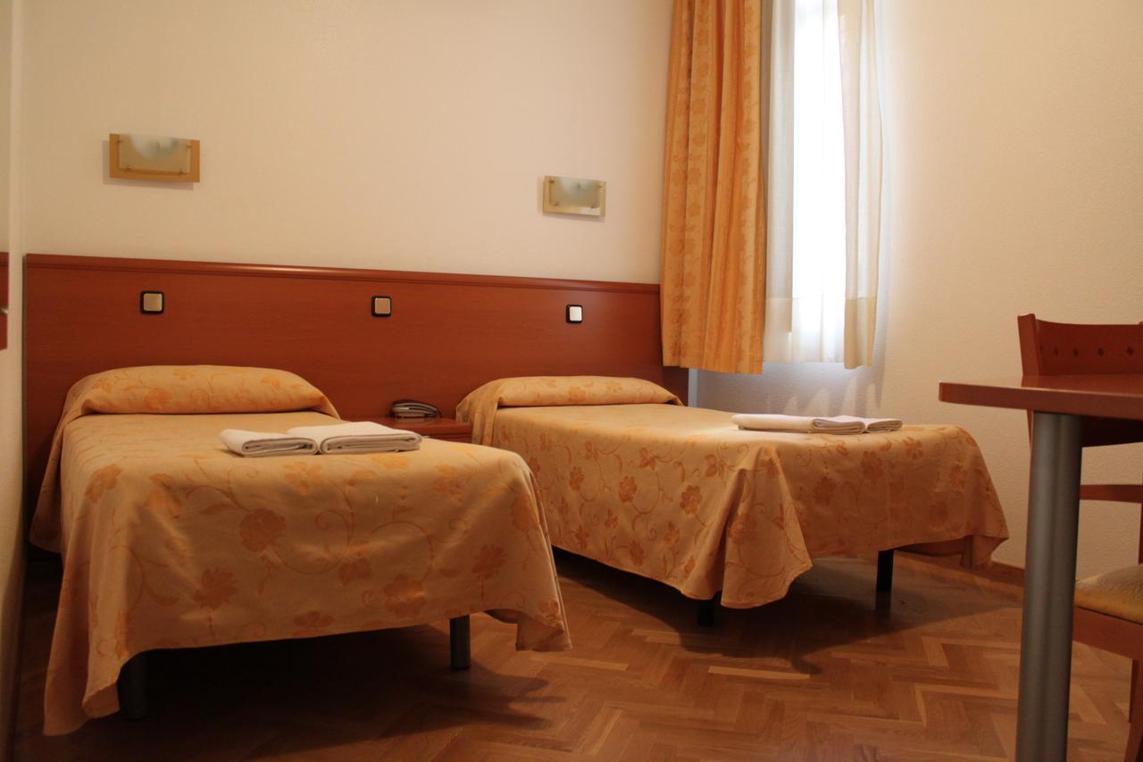 Hostal Jerez Madrid Eksteriør billede